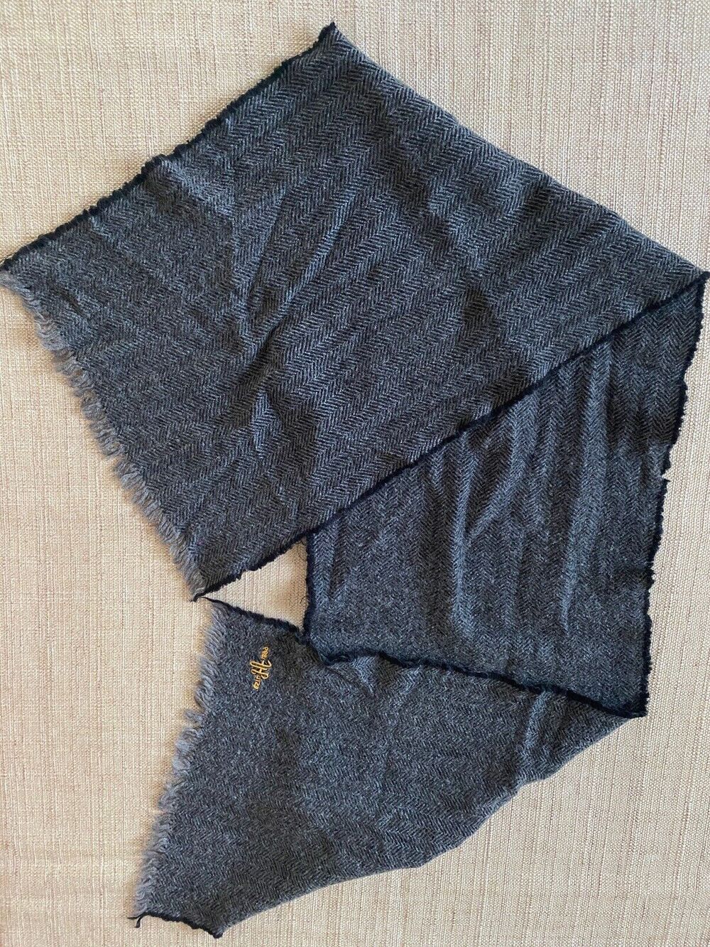 HICKEY FREEMAN NEW YORK 100% Merino Wool Scarf Gray